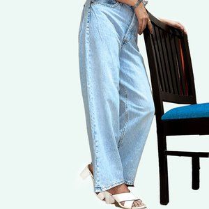 ZARA WIDE LEGGED JEANS